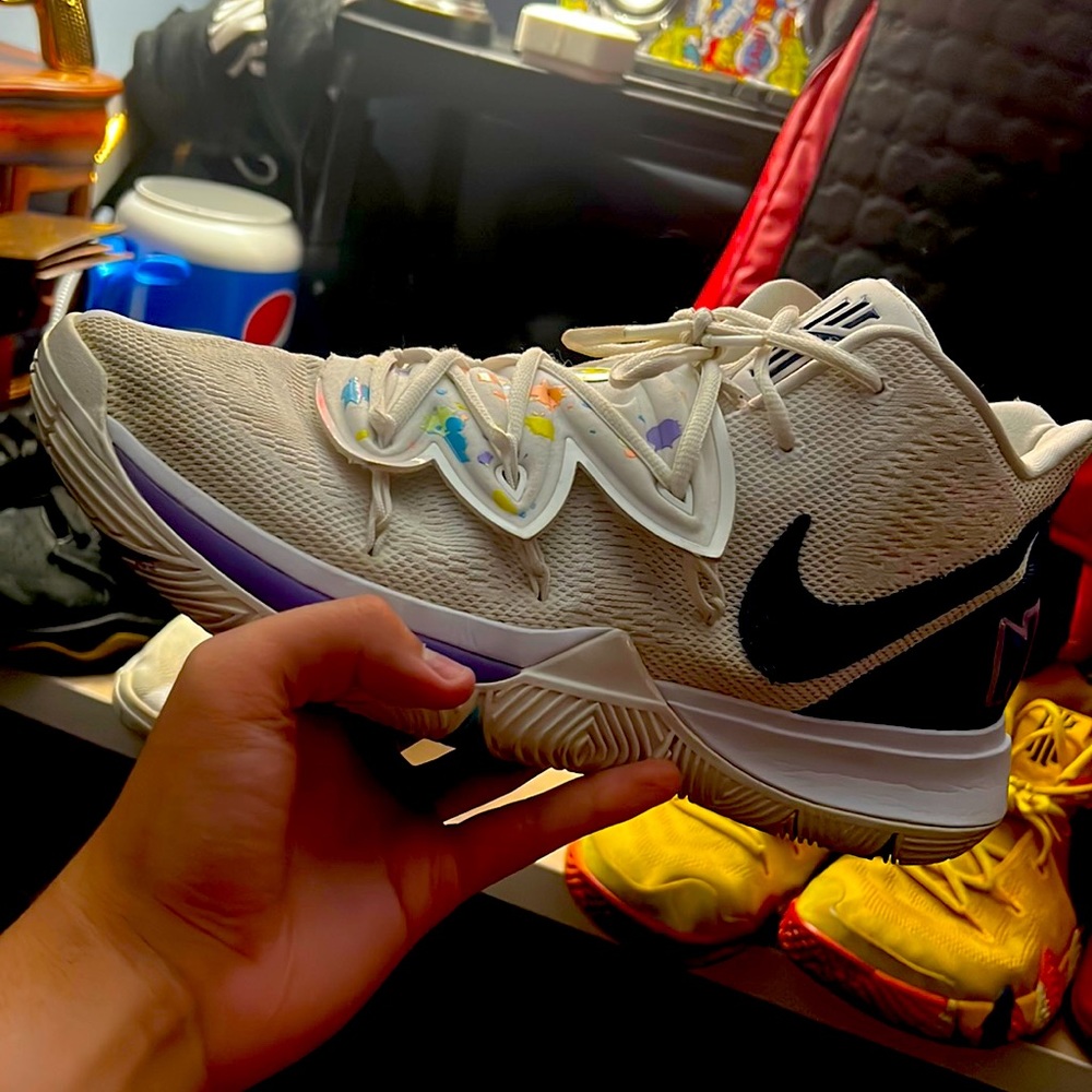 Kyrie 5 white denim